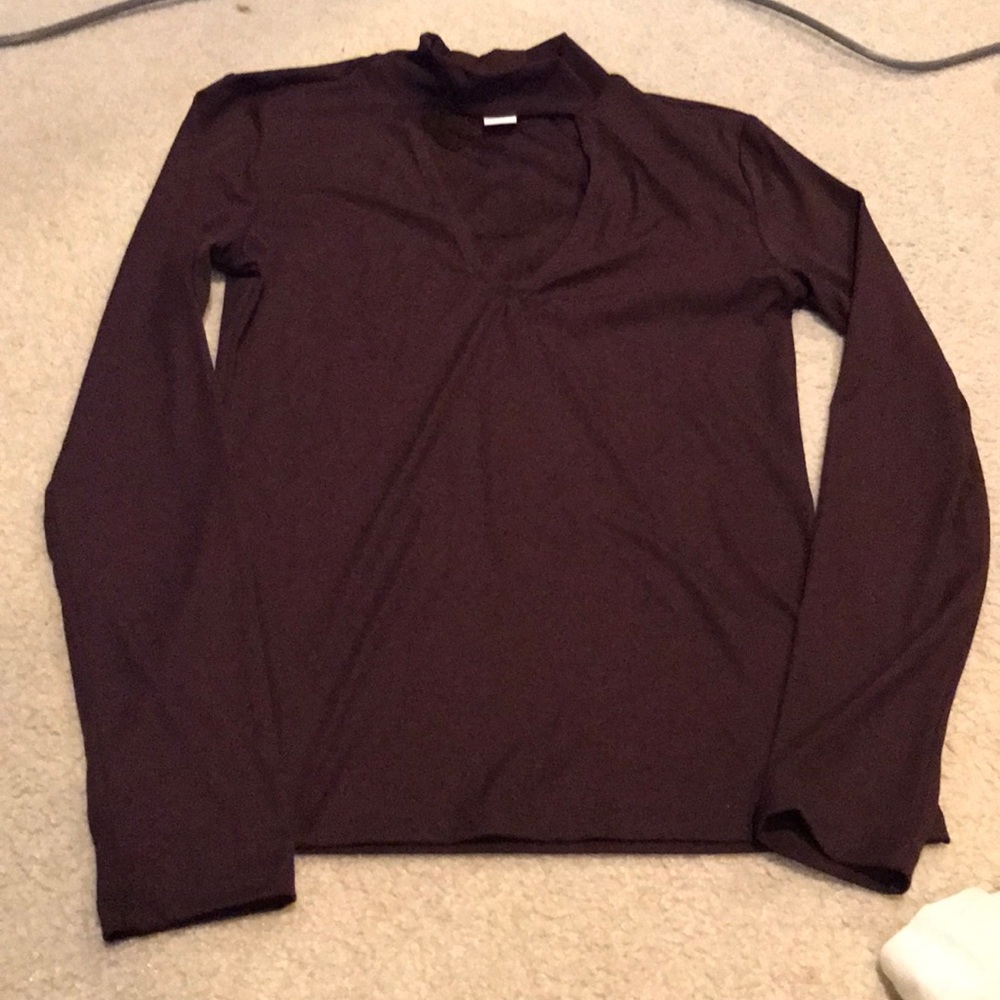 Burgundy key whole chocked long sleeve shirt